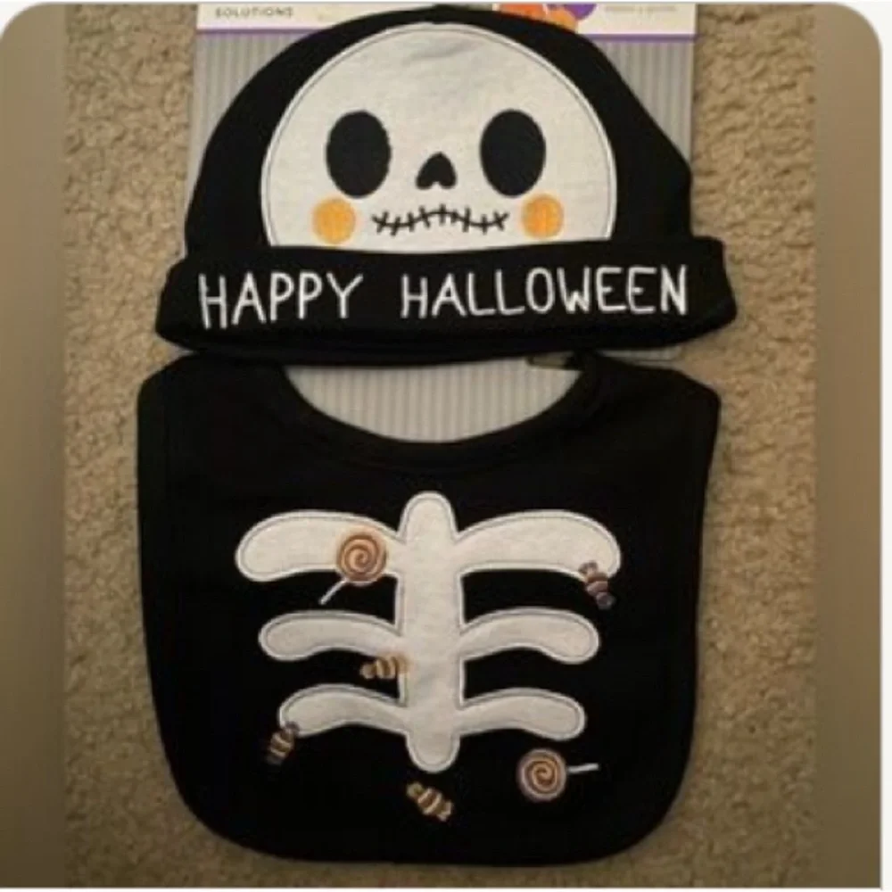 Neat Solutions Happy Halloween 💀 Bib & Hat Set